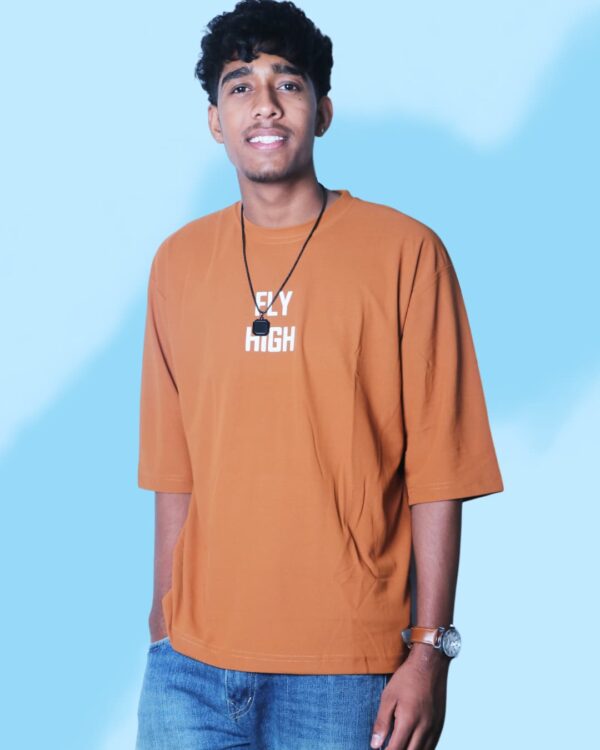 Oversized Printed T-Shirt by Artist Gully in XL Maroon